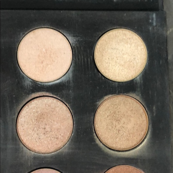 Eyeshadows - Picture 4 of 6